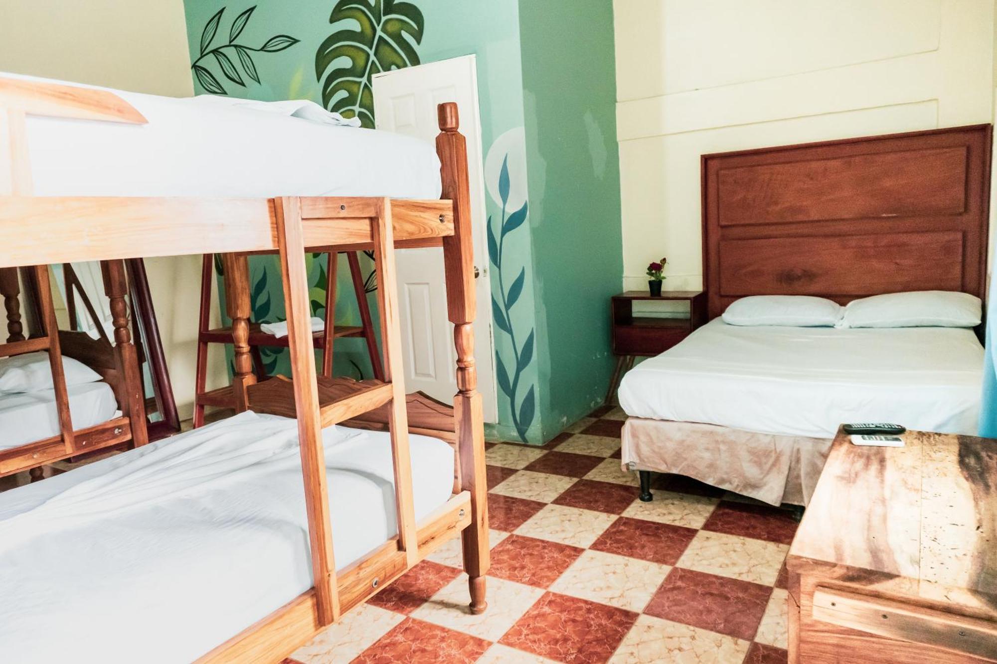Hostal Eden Moyogalpa Exterior photo
